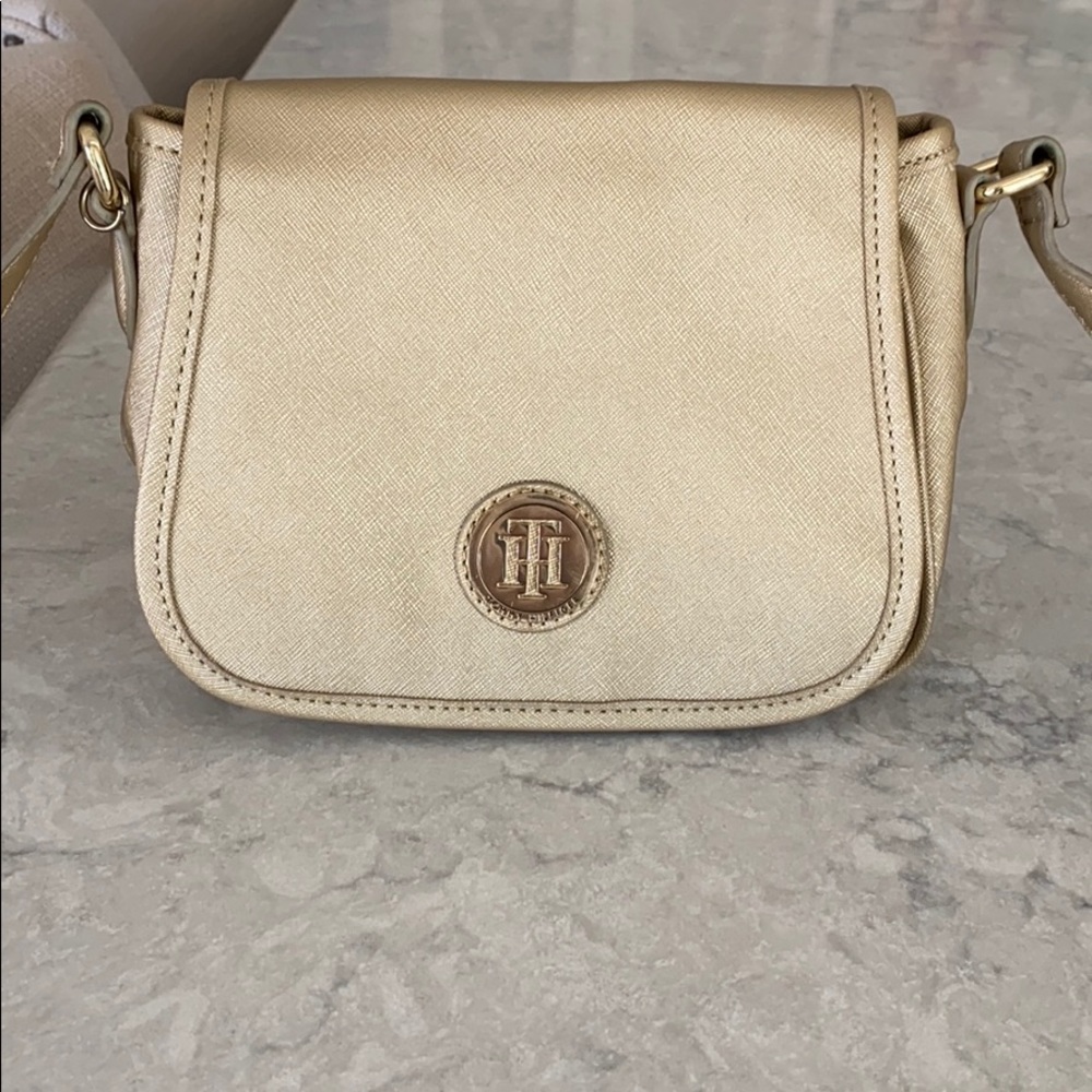 Tommy Hilfiger crossbody